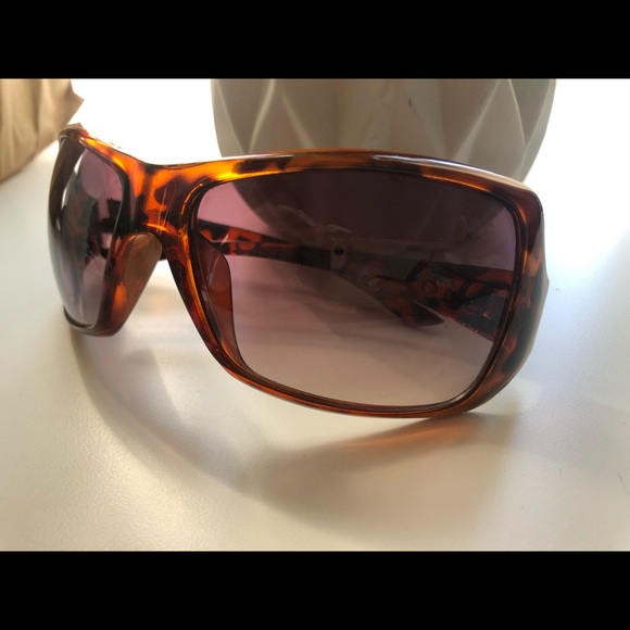 Christian Dior Sunglasses - Picture 4 of 14